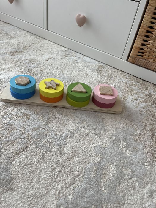 Jucarii de lemn si plastic