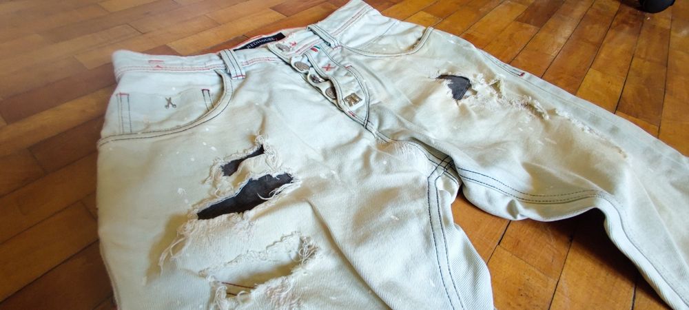 Blugi RedHouse - NOI.