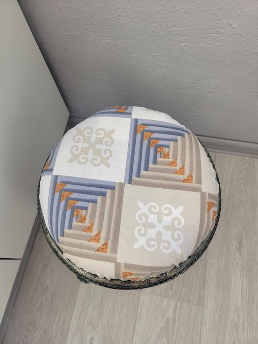 Декоративный табурет из СССР