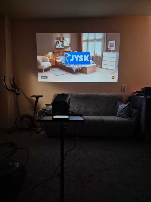 3 броя мини проектора с wifi i android.