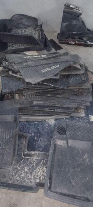 Малибу каптива трекер полик резинка коврик