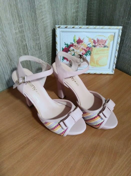 Босоножки. Размер 36.