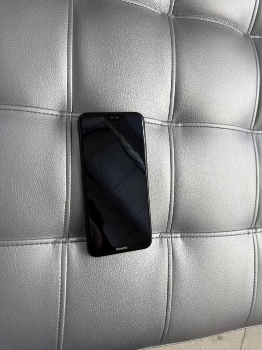 Huawei P20 Lite 64Gb гугл работает состояние хорошее