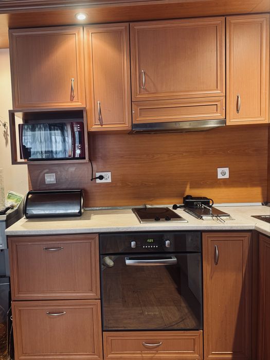 Продавам Г-образна кухня МДФ + електроуреди