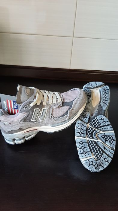 Кроссовки New Balance 2002R теннис