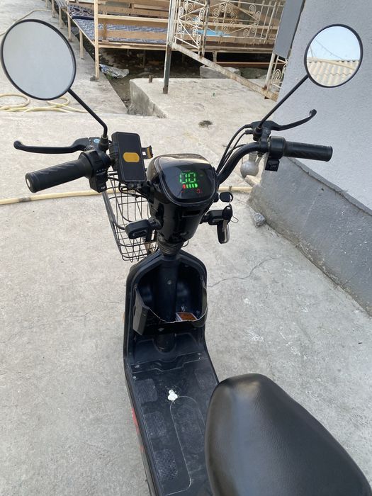 Skuter sotiladi srochne