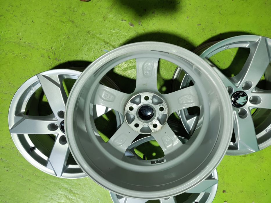 17 5x112 Skoda лети джанти 5х112 шкода