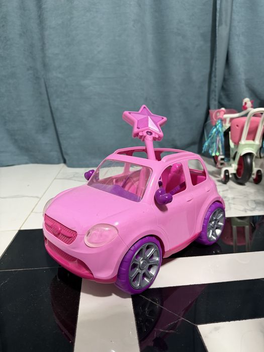 Игрушки куклы и машинки