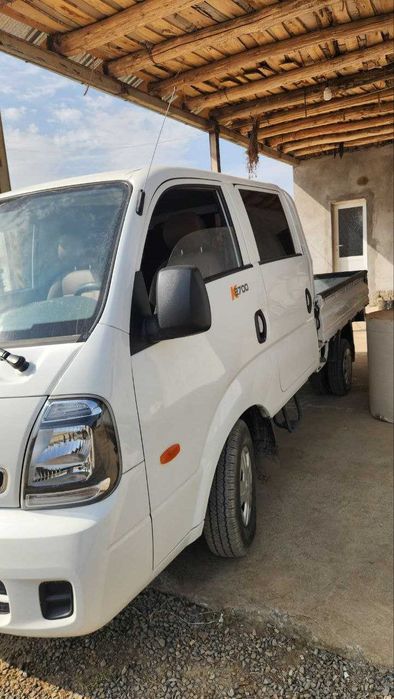 Kia Bongo holati ideal bir qo'l haydalgan