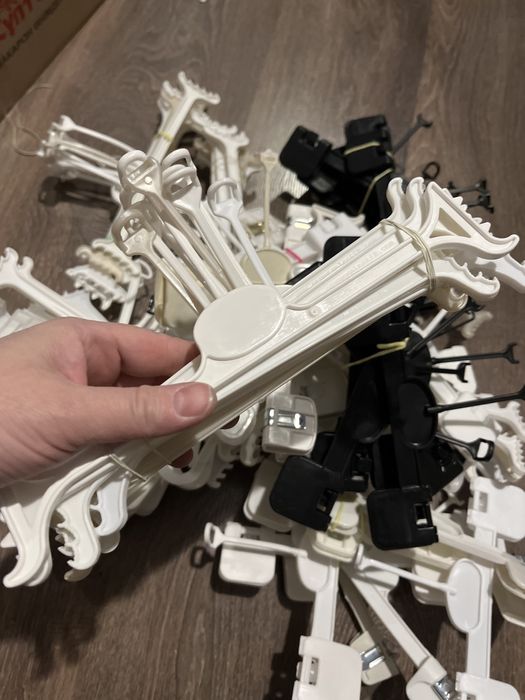 Вешалки 100 шт .