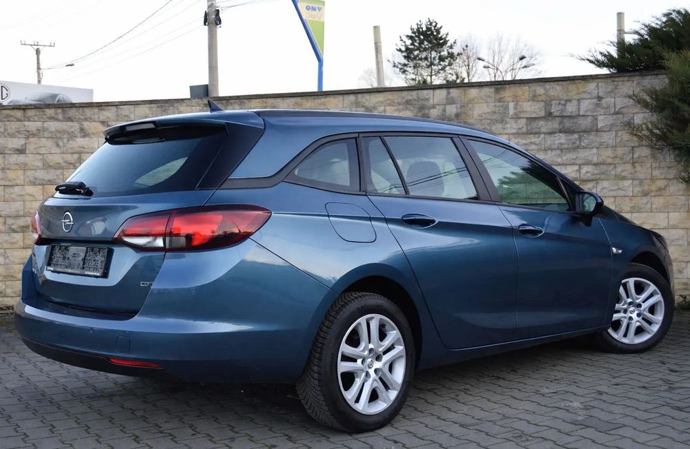 Opel Astra 2017 LED Navigatie Senzor Parcare Scaune  si Volan Incalzit