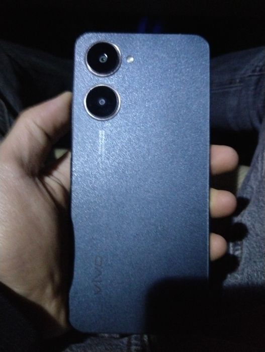 Vivo y 03 телефон в хорошем состоении