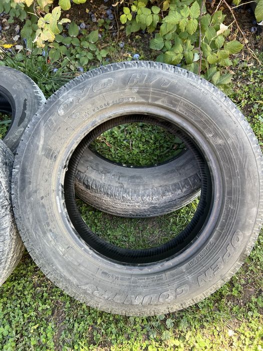 Зимние шины 215/65/16 Toyo