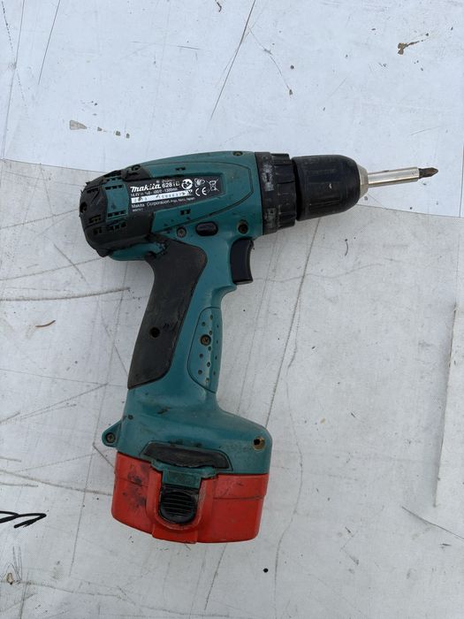 Bormasina Makita 6281D acumulator defect