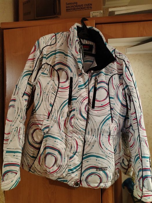 Куртки женские размер 44-46