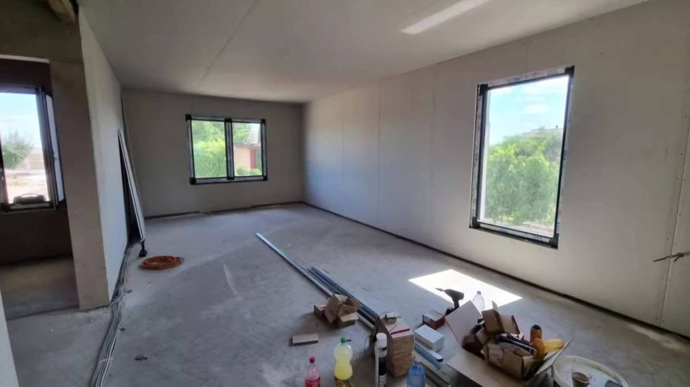 Vand casa pe structura metalica, container modular  cabana A-Frame