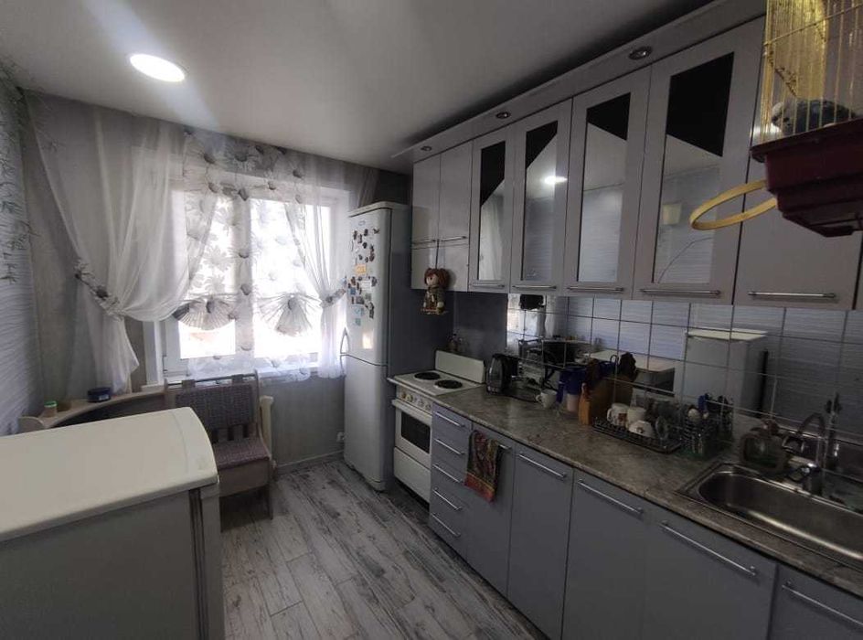 Продам 2-х комн. ул. Камзина, 27
