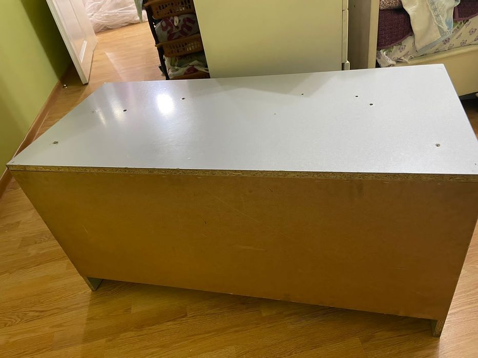 Шкаф двухдверный универсальны