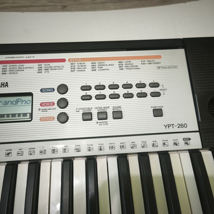 Синтезатор YAMAHA-YPT260