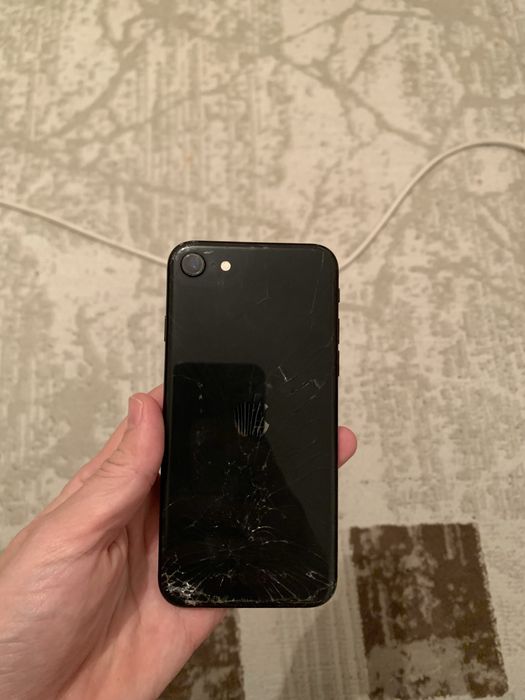 Iphone SE 2020 (2 поколения)