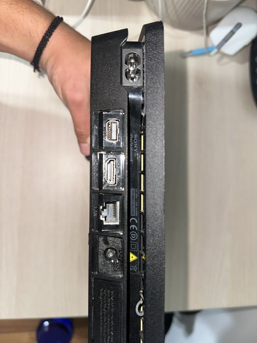 Ps4 slim 1tb