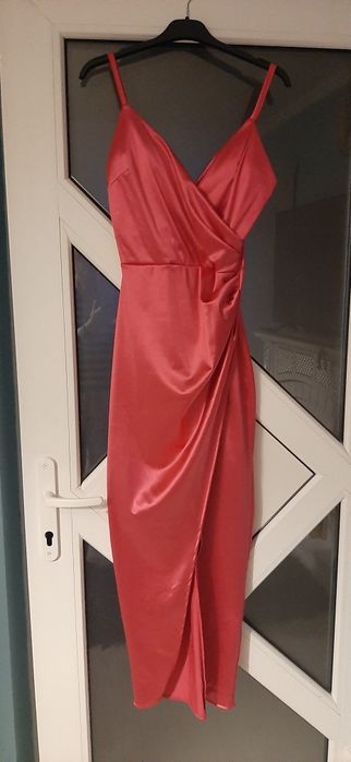 Doua rochii S, satin,  pentru evenimentemente