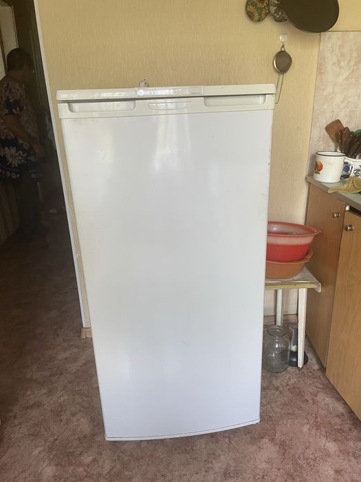 Продам холодильник