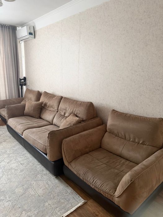 Диван и два кресла