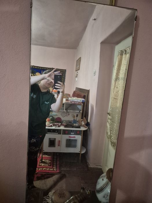 Dulap vechi cu oglindă