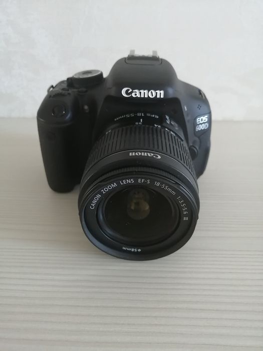 Продам фотоаппарат CANON EOS 600 D