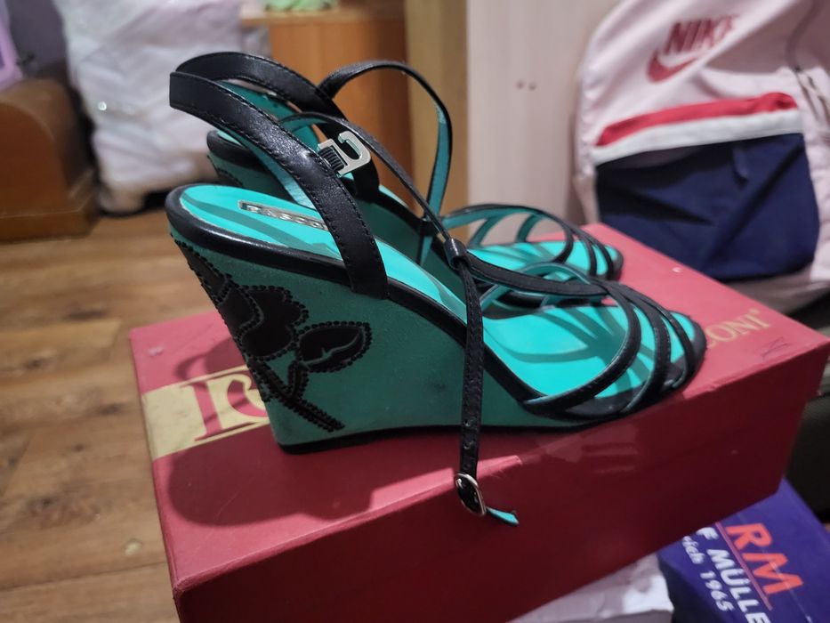 Продам обувь лето осень