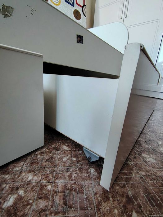 Продам кровать для девочки, цена 15000