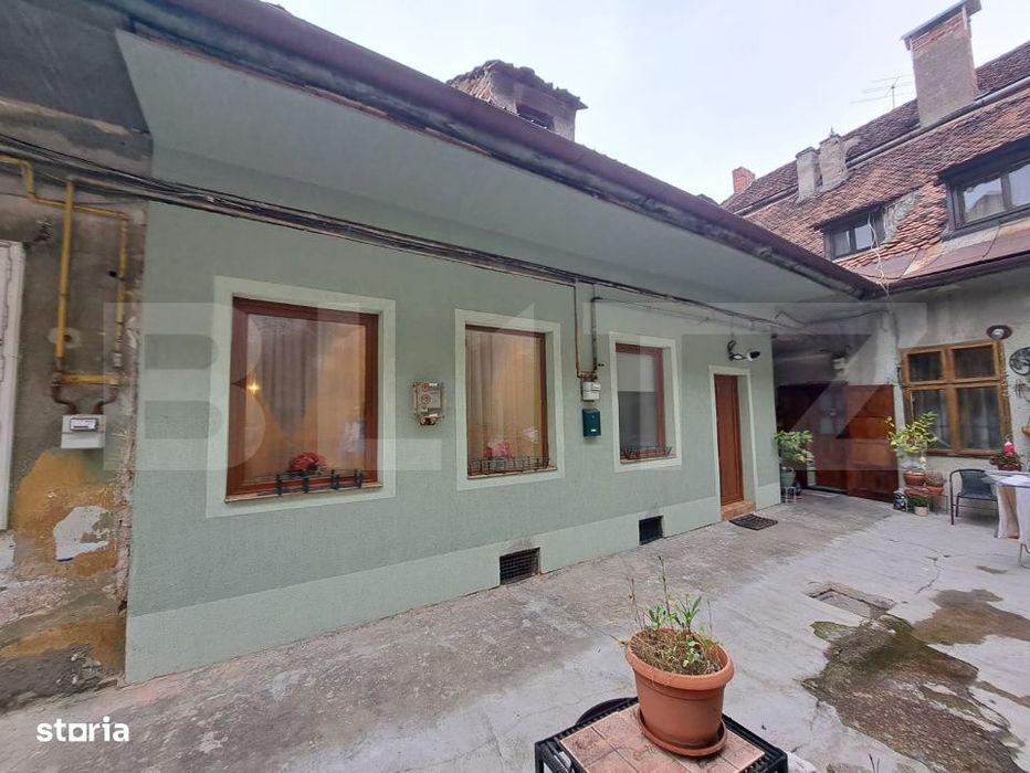 Studio nou renovat, in Centrul Istoric al Brasovului – ideal afacere