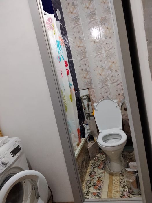 Продам 1-комнату в бывшем общежитии. Мкр. 7