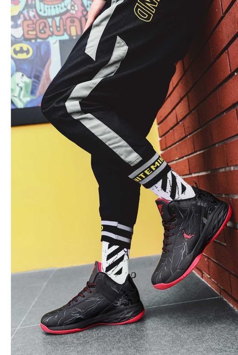 Нови баскетболни обувки, сникърси, маратонки