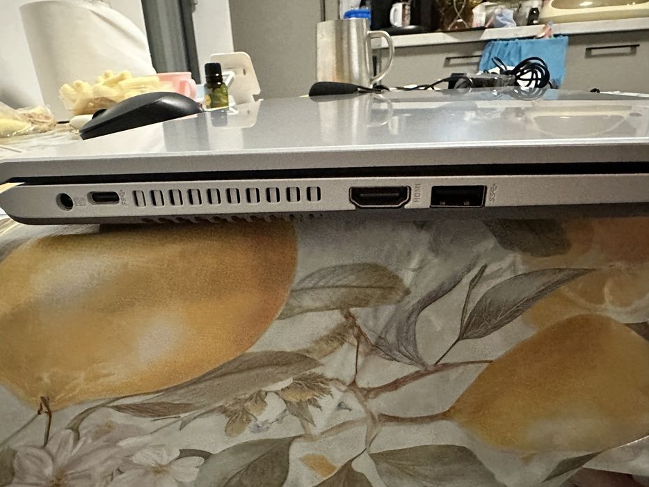 Laptop Asus A516KA- ca nou, cu incarcator si cutie, are garantie pana in Noiembrie 2026