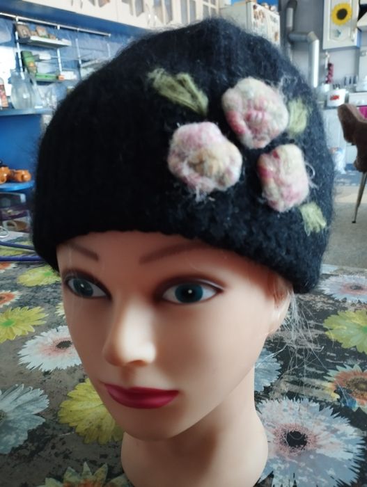 Женские  зимние шапки