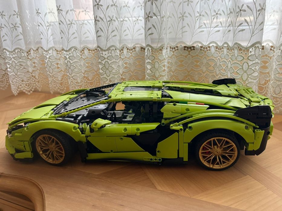 LEGO Technic Lamborghini Sian 42115