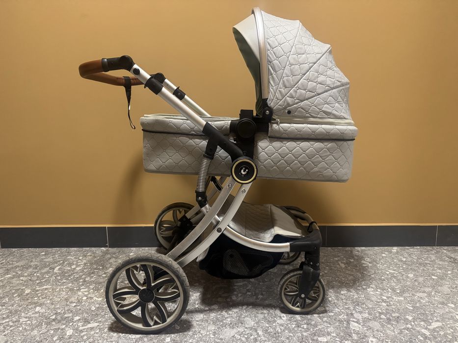 Коляска в хорошем состояний