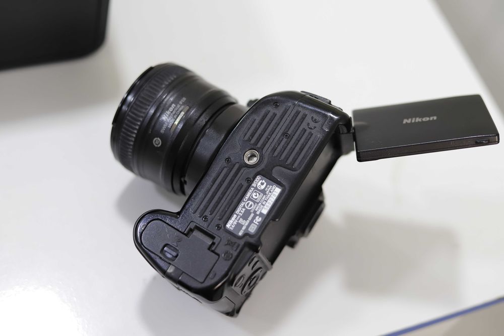 Nikon 5100 sotiladi 50mm portret obyektiv bilan