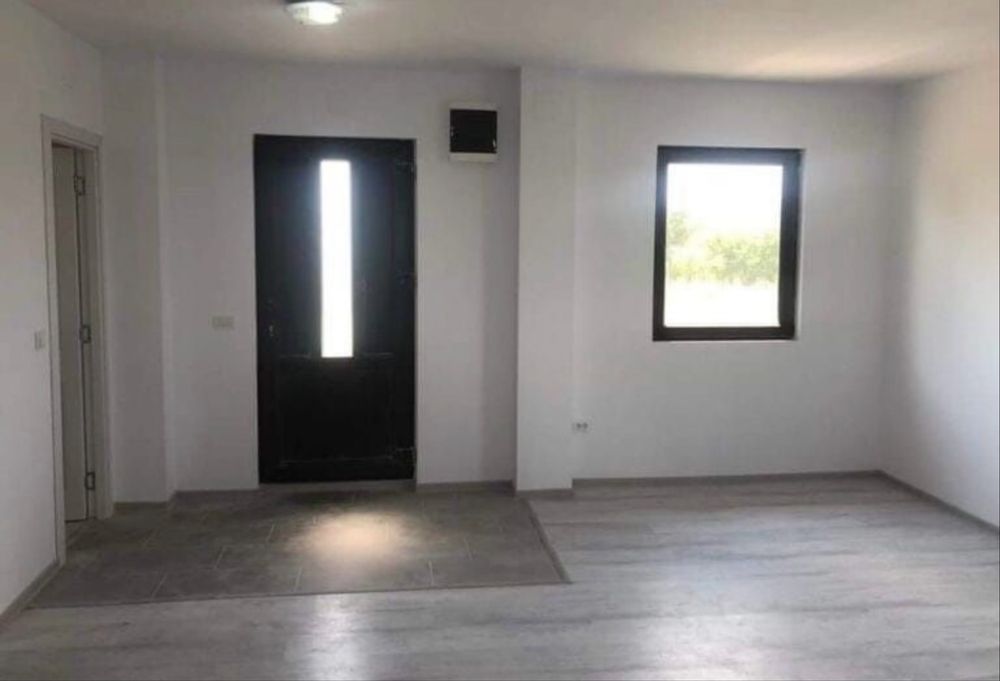 Vand Casa pe structura metalica