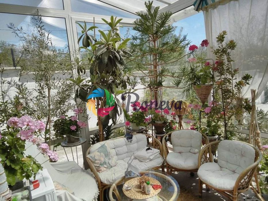 Къща в Варна, област-к.к. Св.Св. Константин и Елена площ 350 цена 420