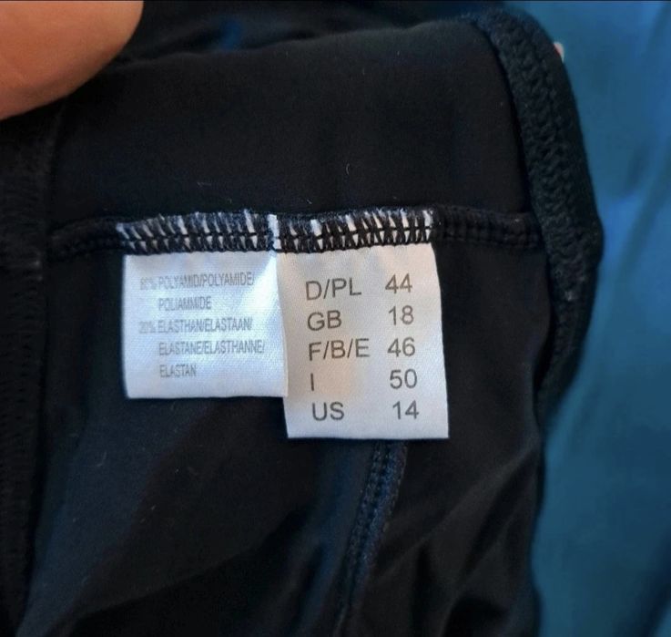 Costum de baie intreg. Marime 44