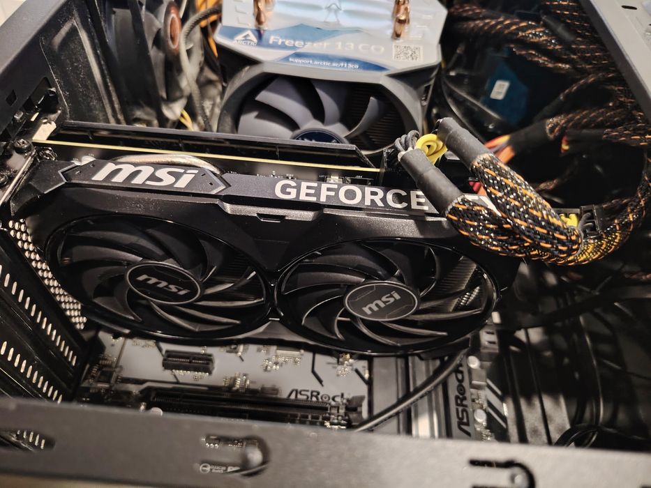 Desktop i9-9900k/32gb RAM/GeForce RTX 4060/8gb/ssd 128 gb+ HDD