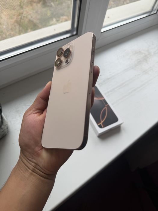 Продам iPhone 16 Pro Max 256Gb Gold