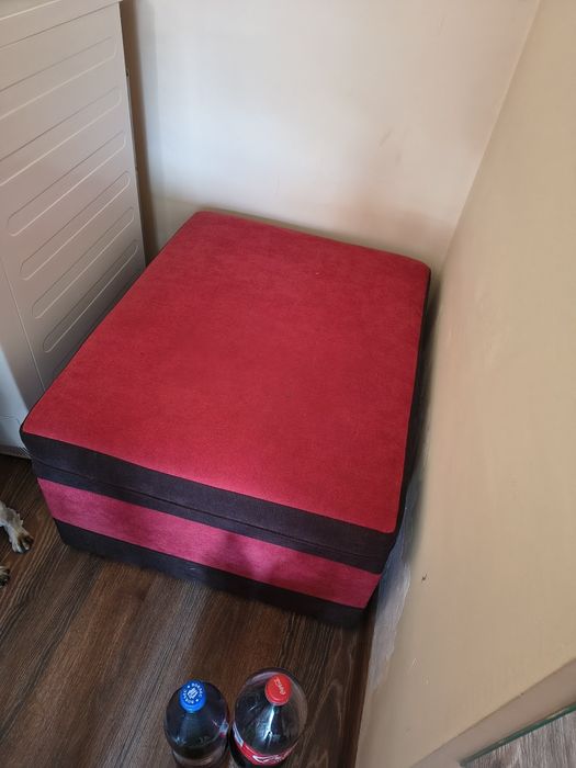 Colțar roșu cu negru