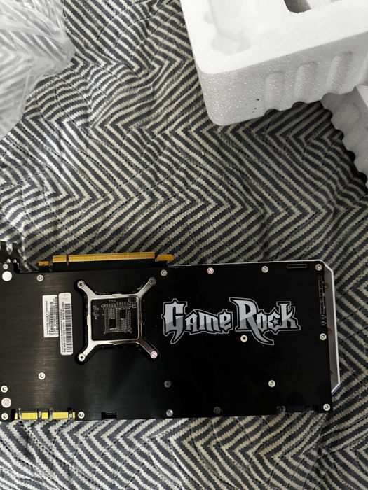 Видеокарта GTX 1070 8 GB