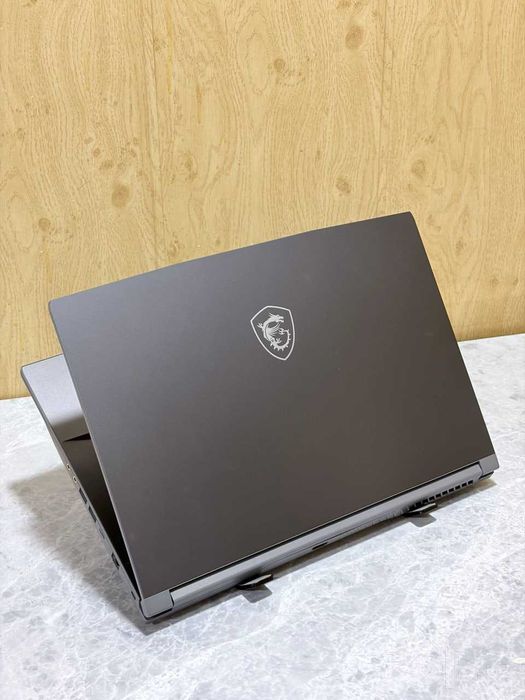 Игровой ноутбук MSI Sword