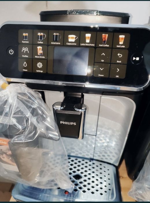 Espressor automat Philipps EP5546/70 seria 5500, LatteGO