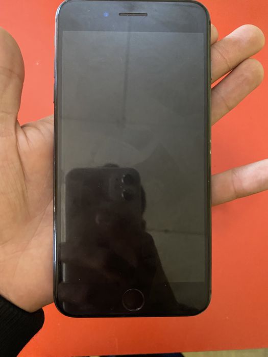 Продам iphone 8 plus 64gb состояние хорошее